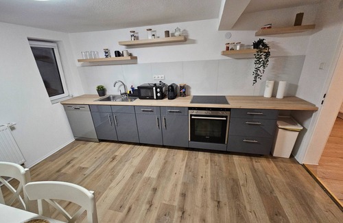 Thungen Apartment | Apartment 'By B' with Private Terrace and Wi-Fi