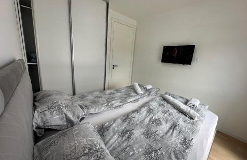 Alipasin Most Apartment | Apartment by expert Ado