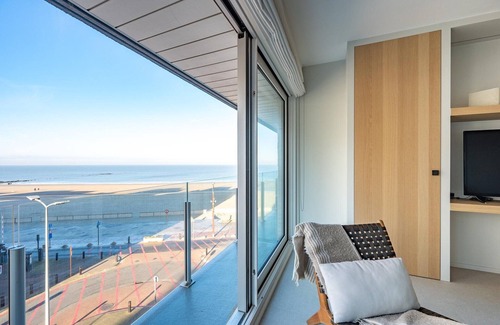 Knokke Apartment | Apartment by the Beach with Stunning Sea View