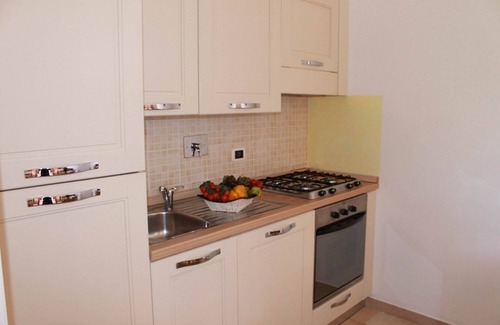 Puntone Apartment | Apartment by the sea with private outside space, Air Conditioning,Wi-Fi. T0