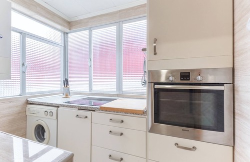 Pelayos de la Presa Apartment | Apartment 'Cumbre Escondida' with Shared Pool, Shared Garden and Wi-Fi