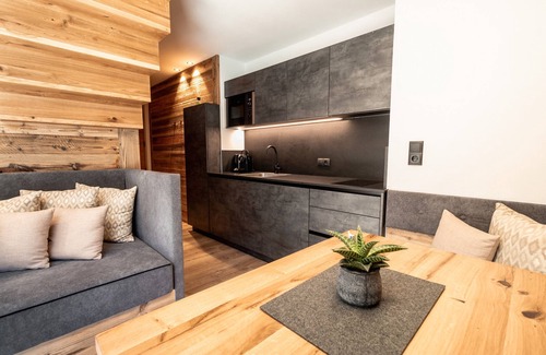 Selva dei Molini Apartment | Apartment 'Chalet-Suite Panorama' with Mountain View, Private Terrace and Wi-Fi