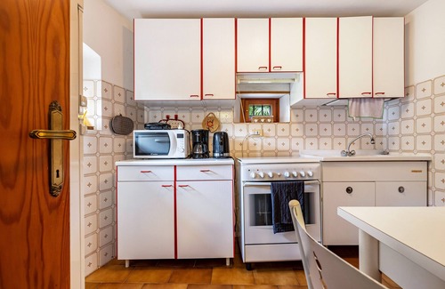 Vesio Apartment | Apartment 'Casa Luisa' with Mountain View, Shared Garden and Wi-Fi