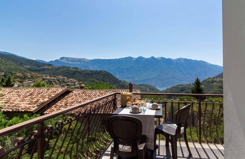 Vesio Apartment | Apartment 'Casa Stella' with Lake View, Private Terrace and Wi-Fi