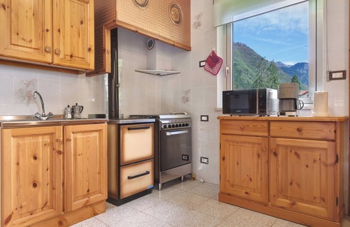 Locca Apartment | Apartment 'Ca' Da Rosetta' with Mountain View, Private Terrace and Private Garden