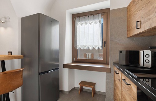 Ragoli Apartment | Apartment 'Ca Del Pan' with Mountain View, Private Garden and Wi-Fi