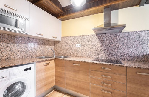 Alcala de la Selva Apartment | Apartment 'Casa El Cojo 2a' with Mountain View, Balcony and Wi-Fi