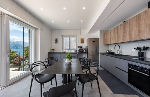 Brenzone sul Garda Apartment | Apartment 'Cà Granda Brenzone' with Lake View, Wi-Fi and Air Conditioning