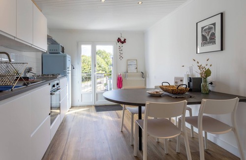 Clohars-Fouesnant Apartment | Apartment 'Calme Campagne Piscine' with Shared Pool, Shared Garden and Wi-Fi