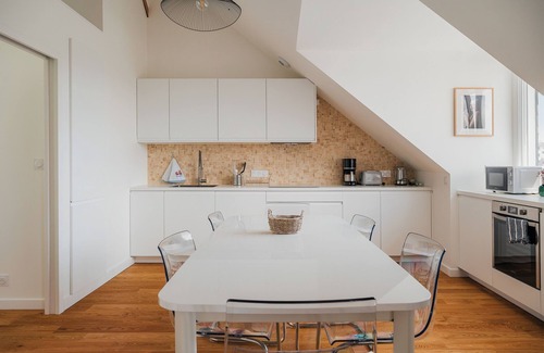 Cimetiere de l'Est Apartment | Apartment 'Calme Proche Centre Ville' with Wi-Fi