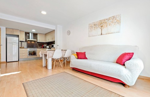 Flix Apartment | Apartment 'Canana De Vega' with Balcony, Wi-Fi and Air Conditioning