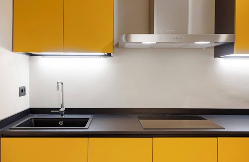 Alessandria Apartment | Apartment 'Cappellaio Matto' with Wi-Fi and Air Conditioning