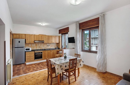 Bomerano Apartment | Apartment 'Capri Vista Monti' with Shared Garden, Balcony and Wi-Fi