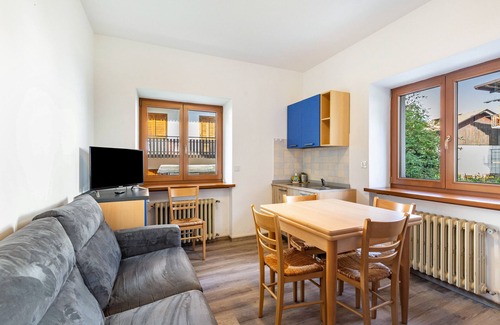 Auronzo di Cadore Apartment | Apartment 'Casa Da Rin Emma' with Mountain View, Private Garden and Wi-Fi