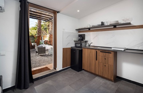 Almayate Bajo Apartment | Apartment 'Casa 2' with Beach View, Wi-Fi and Air Conditioning