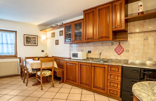 Grauno House | Apartment 'Casa Al Portico Val Di Cembra' with Mountain View and Balcony