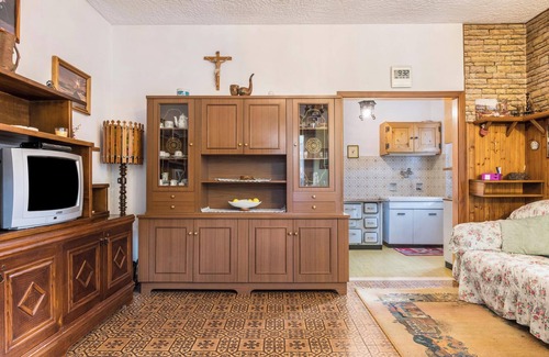 Fontana Nuova-Bevia Apartment | Apartment 'Casa Al Sole' with Mountain View, Balcony and Wi-Fi