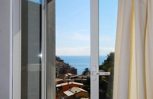 Manarola Apartment | Apartment Casa Albarola by Arbaspàa, with sea view garden in Manarola
