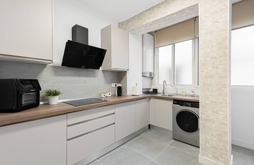 Cruz de Humilladero Apartment | Apartment 'Casa Amara' with Private Terrace and Wi-Fi