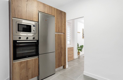 Cruz de Humilladero Apartment | Apartment 'Casa Amara' with Private Terrace and Wi-Fi