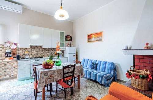 Giuggianello Apartment | Apartment 'Casa Aurora Luxury' with Shared Pool, Wi-Fi and Air Conditioning