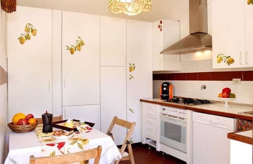 Orbetello Apartment | Apartment "Casa Dante" with hills and Monte Argentario view, 2 Private Terraces & Wi-Fi