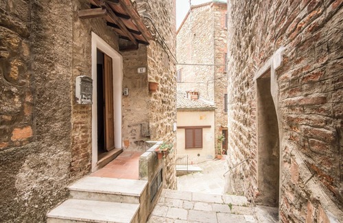Chiusdino Apartment | Apartment "Casa di Franca a San Galgano" in Historical Centre