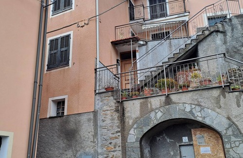 Armo Apartment | Apartment 'Casa Di Nonno Pietro' with Mountain View, Private Terrace and Balcony