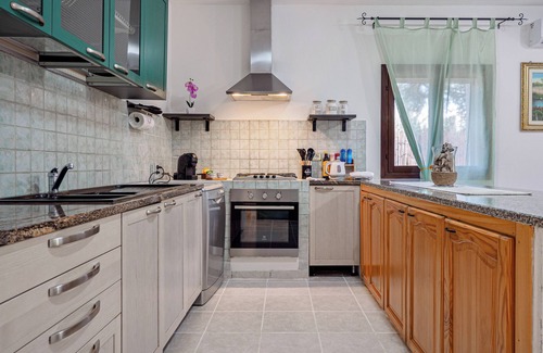 Padru Apartment | Apartment 'Casa Elisa' with Mountain View, Wi-Fi and Air Conditioning