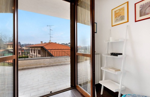 Sesto Calende Apartment | Apartment 'Casa Emagal' with Private Terrace, Balcony and Wi-Fi