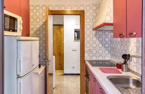 Albanya Apartment | Apartment 'Casa En Albanyà' with Mountain View, Private Terrace and Wi-Fi
