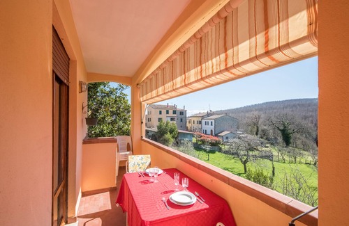 Torniella Apartment | Apartment 'Casa Fausto' with Mountain View, Private Terrace and Private Garden