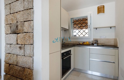San Pantaleo Apartment | Apartment 'Casa Frangipani' with Mountain View, Wi-Fi and Air Conditioning