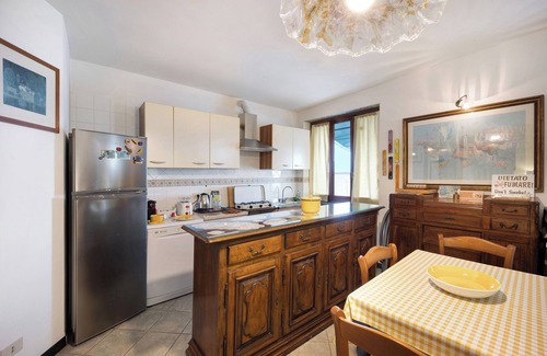 Poggi Apartment | Apartment "Casa Gelsomino" with Sea View, Wi-Fi, Garden & Terrace