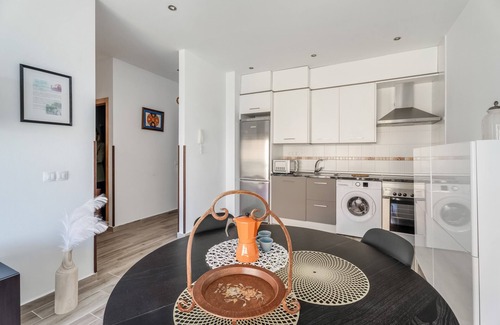 Tazacorte Apartment | Apartment 'Casa Graham' with Sea View, Balcony and Wi-Fi