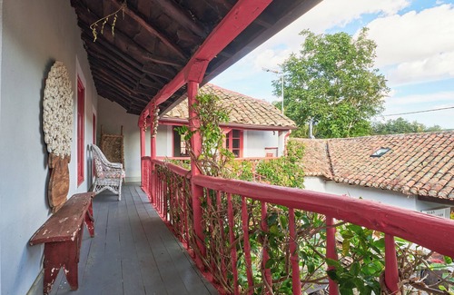 Villamejil Apartment | Apartment 'Casa Grande' with Shared Terrace, Shared Garden and Wi-Fi