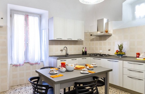 Monte Argentario Apartment | Apartment "Casa la Fortezza" close to the Beach with Terrace & Wi-Fi