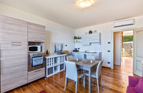 Albisano Apartment | Apartment 'Casa Jessica' with Lake View, Garden & Wi-Fi
