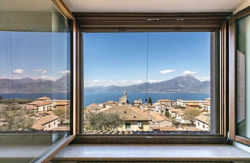 Albisano Apartment | Apartment 'Casa Jessica' with Lake View, Garden & Wi-Fi