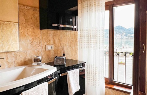 Pisogne Apartment | Apartment "Casa La Torre" with Air Conditioning