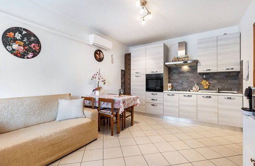 Bussolengo Apartment | Apartment 'Casa Lilly' with Private Garden, Wi-Fi and Air Conditioning