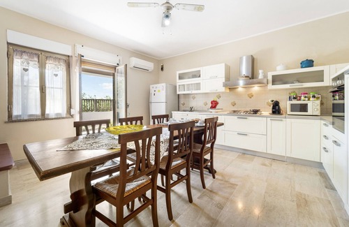 Carbonia Apartment | Apartment 'Casa Regina' with Private Terrace, Wi-Fi and Air Conditioning