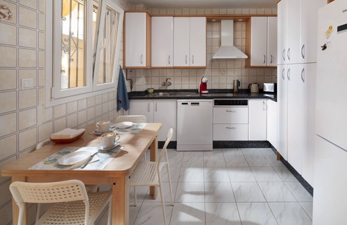 La Cala del Moral House | Apartment 'Casa Santo Front Beach' with Private Terrace and Wi-Fi