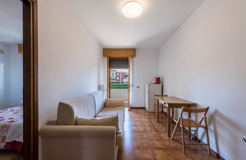 Bussolengo Apartment | Apartment 'Casa Vacanze Elma' with Shared Garden and Balcony