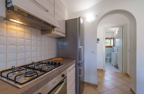 Murta Maria Apartment | Apartment 'Casa Vacanze Susino' with Shared Pool, Private Terrace and Air Conditioning