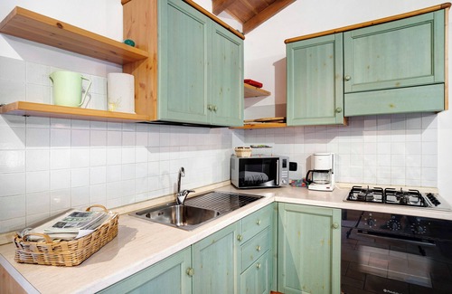 Rezzo Apartment | Apartment 'Casa Verde - Sciu´ Pepin' with Private Terrace, Private Garden and Wi-Fi