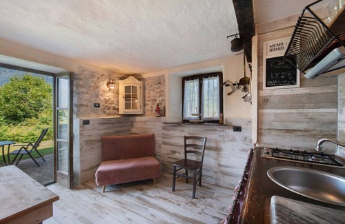 Bene Lario Apartment | Apartment 'Casale La Selva Cottege Piccolo' with Mountain View, Shared Pool and Wi-Fi