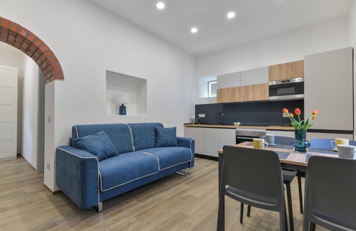 Lacona Apartment | Apartment 'Casina Napoleonica' with Private Garden, Wi-Fi and Air Conditioning