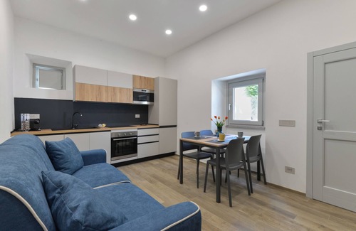 Lacona Apartment | Apartment 'Casina Napoleonica' with Private Garden, Wi-Fi and Air Conditioning