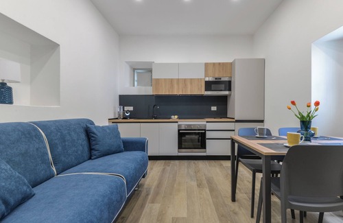 Lacona Apartment | Apartment 'Casina Napoleonica' with Private Garden, Wi-Fi and Air Conditioning